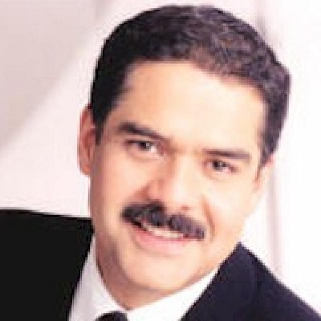 Javier Alatorre Conductores de Noticieros en México Álbumes