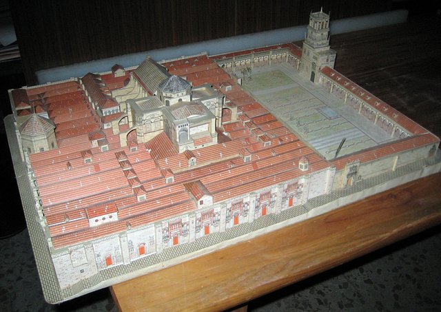 Maqueta para montar Mezquita de Córdoba. Kit de ladrillos Cuit