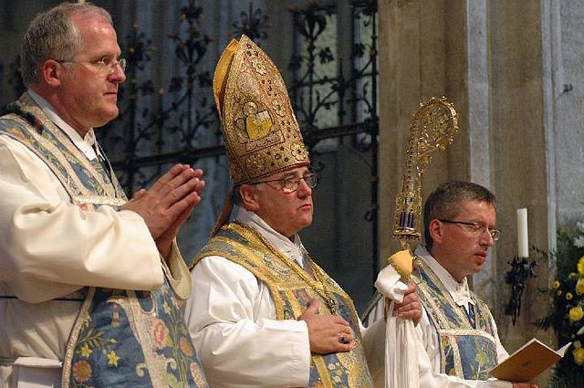 Ceremonia Y Rúbrica De La Iglesia Española - El Báculo - Insignias ...