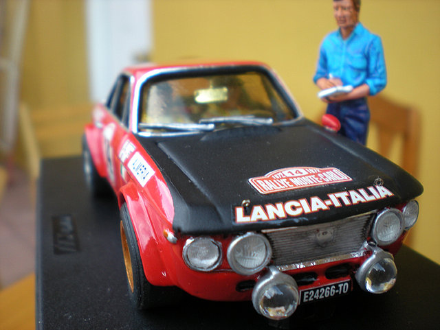 Autoart 1:32 - 1 - Coche a escala - Lancia Fulvia 1.6 HF - Ganador