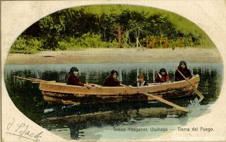 Indios Yaganes en canoa, Ushuaia - Tierra del Fuego 