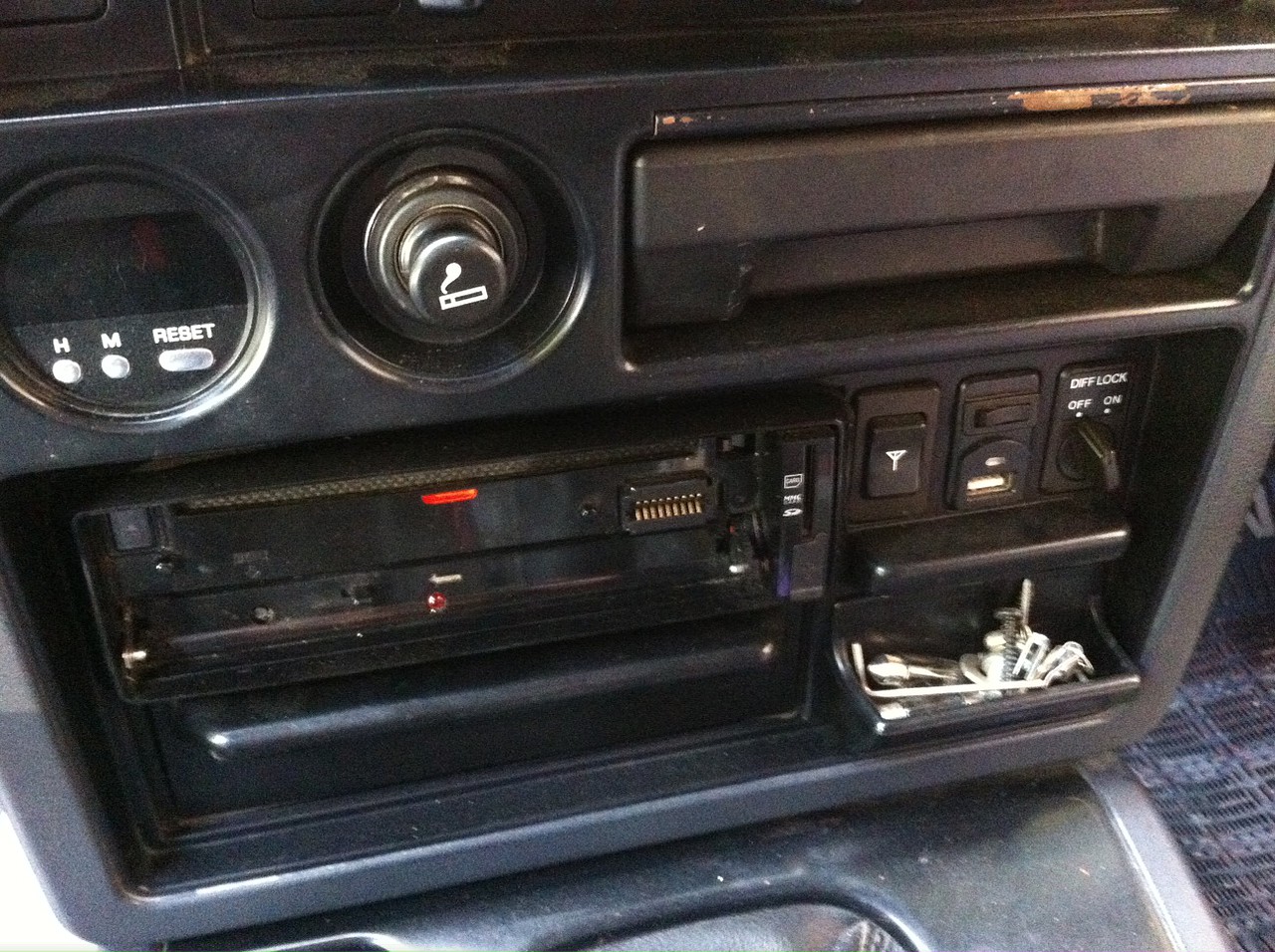Soporte para antena de emisora de radio para Nissan Patrol GR Y60