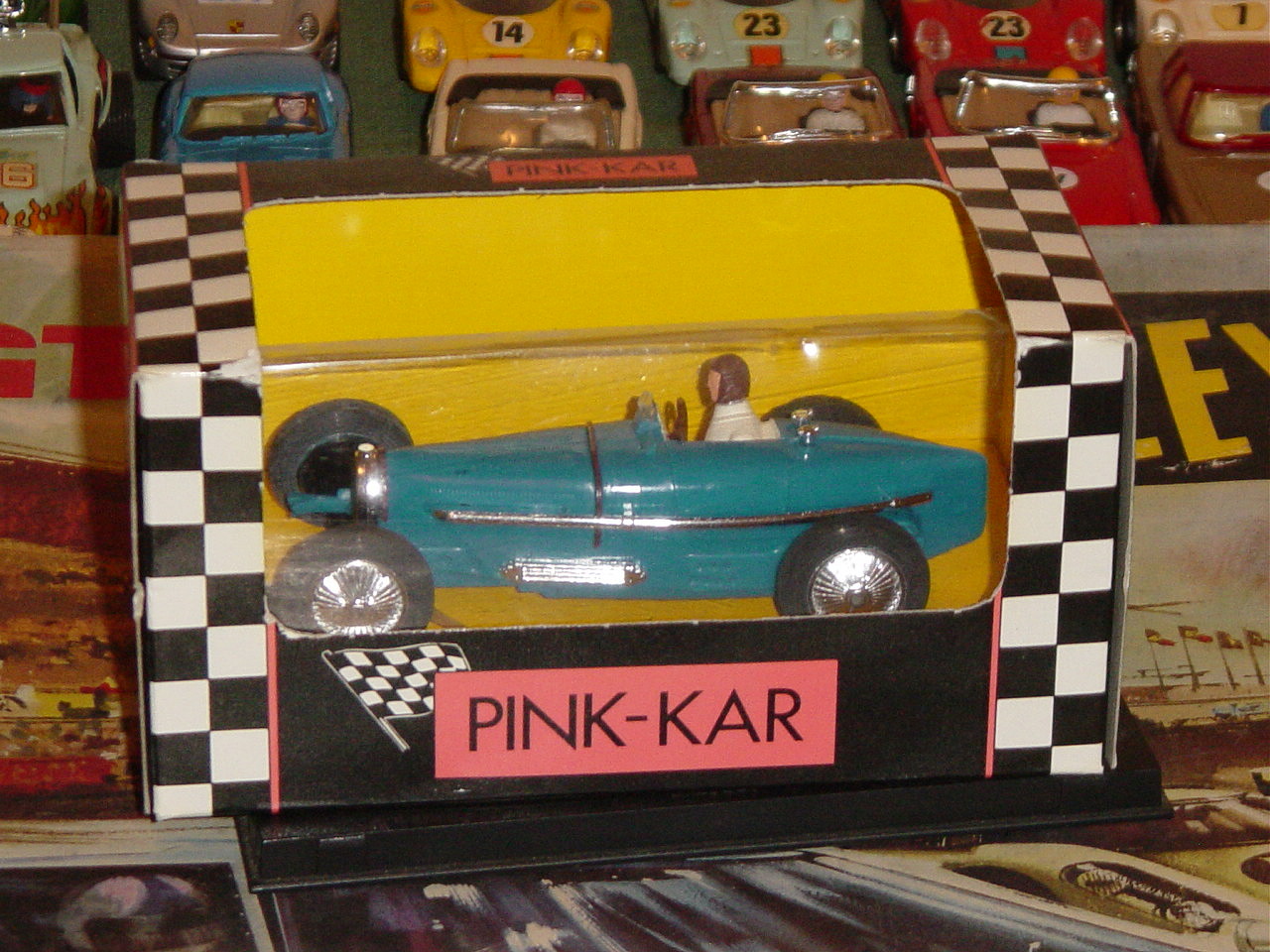 Peana de madera Pink-Kar