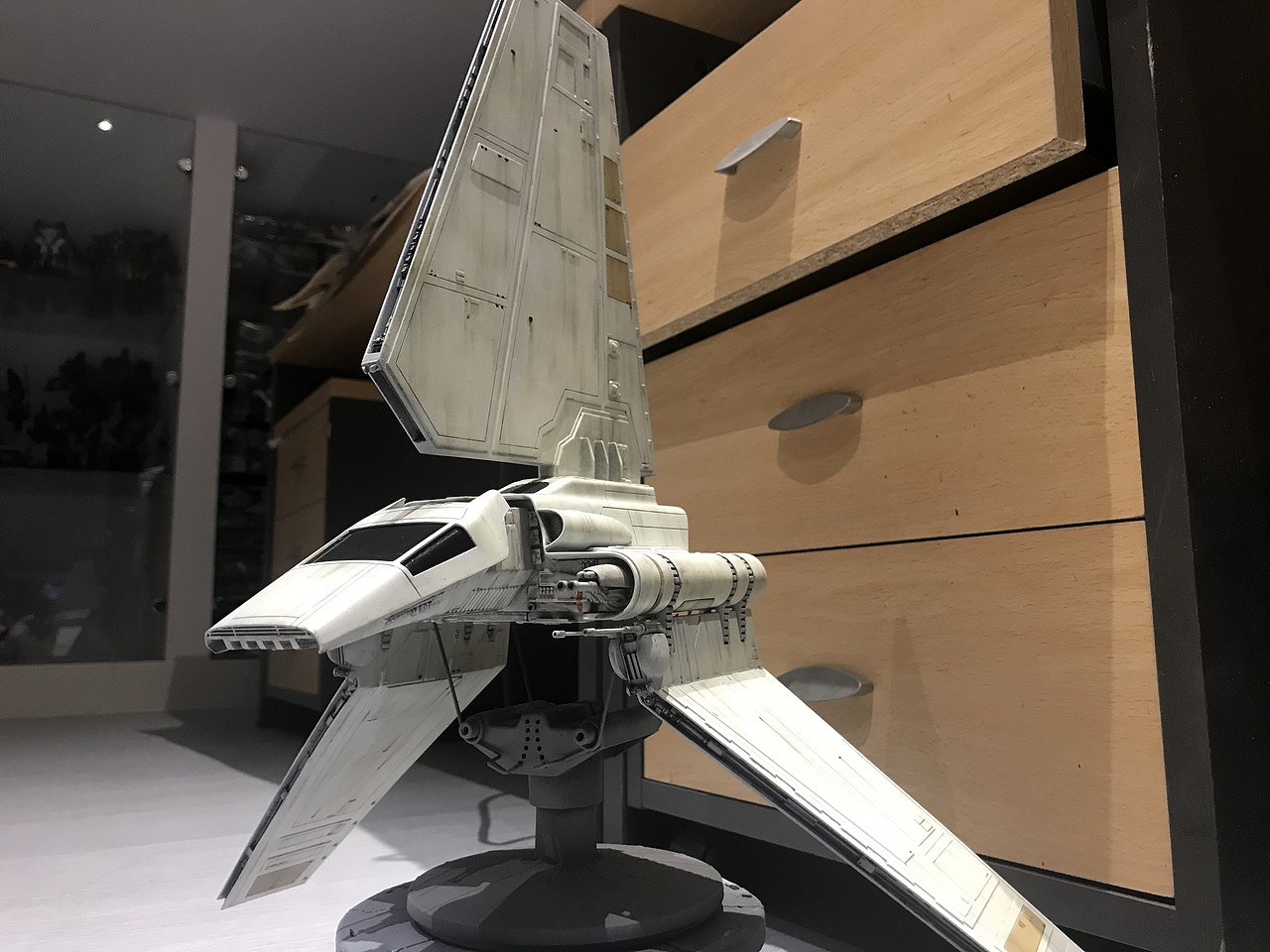 Yoryi (puntocom) - Modelismo y Maquetas - MPC/ERTL Star Wars Shuttle  Tydirium - Mesa de trabajo