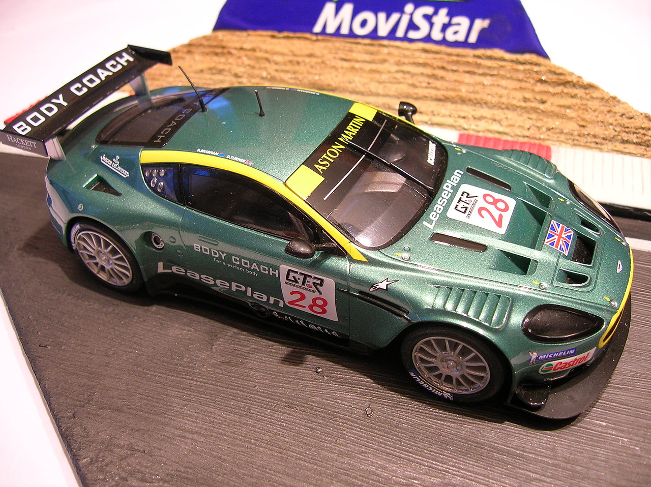 scalextric aston martin dbr9