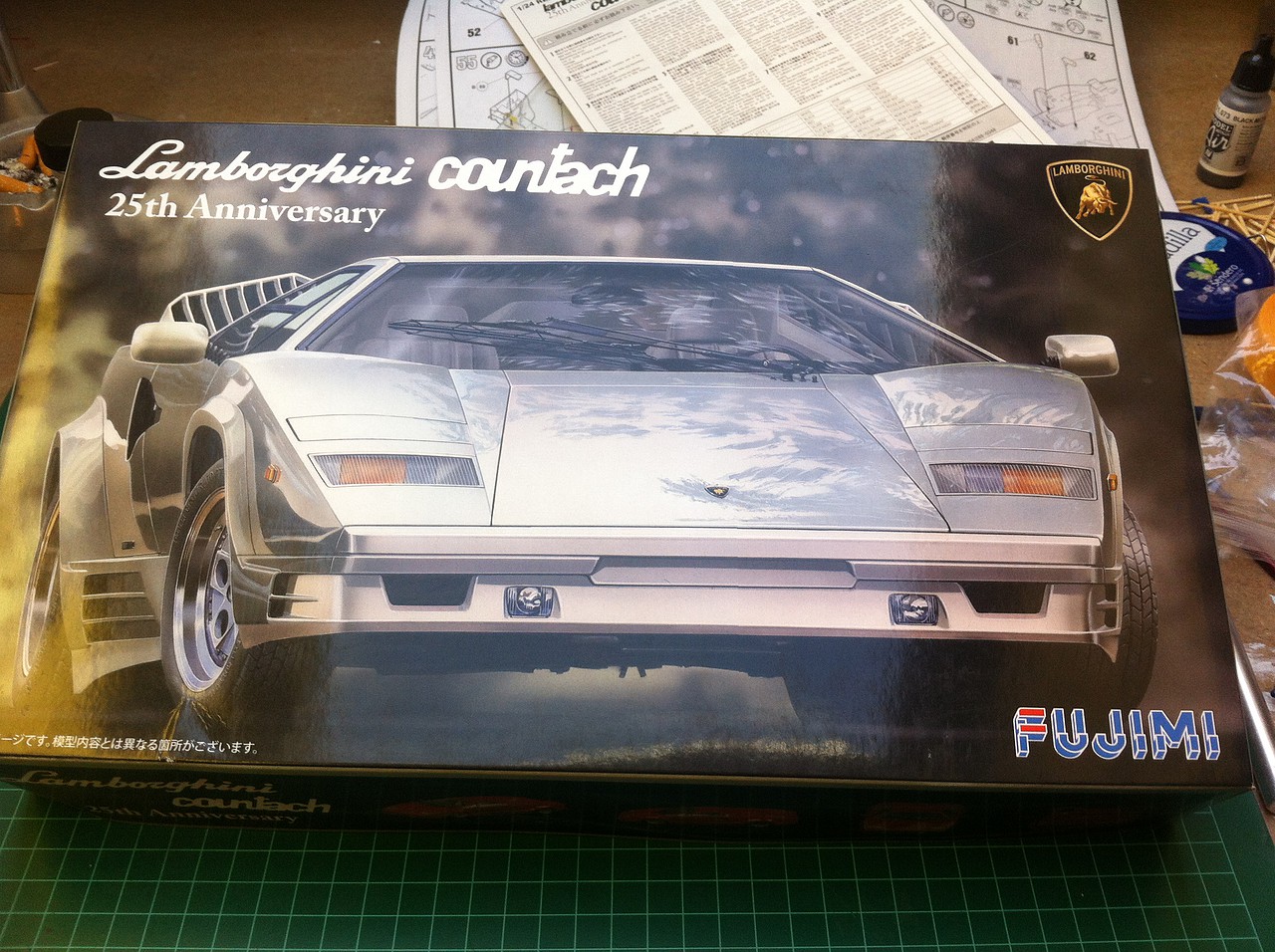 Yoryi (puntocom) - Modelismo y Maquetas - Lamborghini Countach 25th Fujimi  - Mesa de trabajo