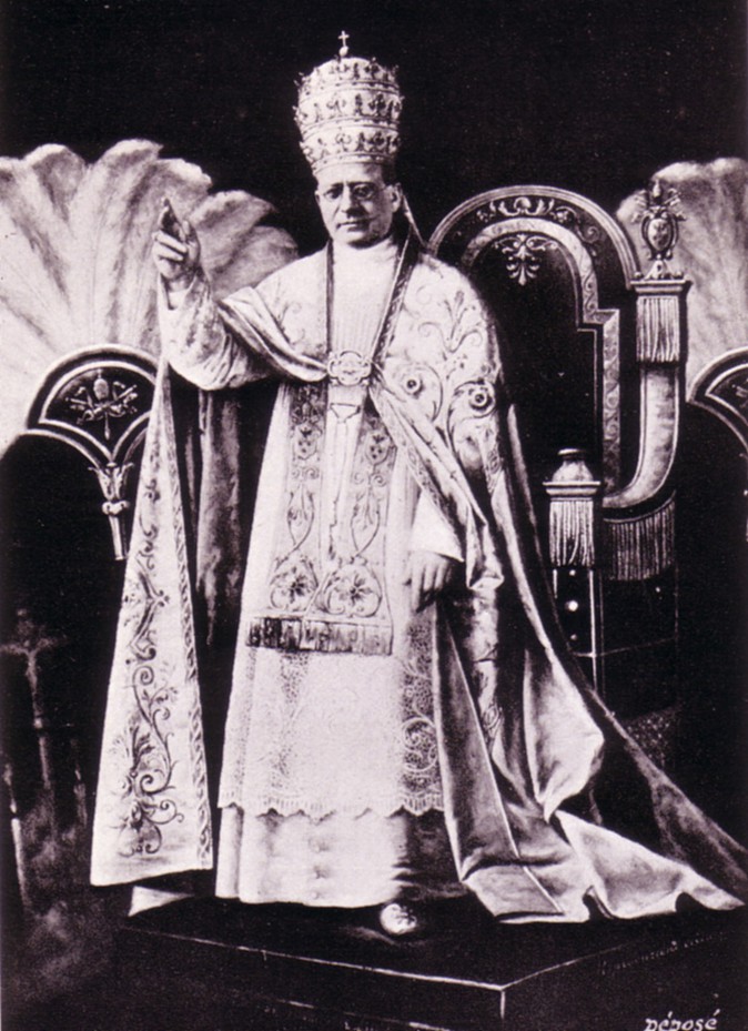 Ceremonia y rúbrica de la Iglesia española El manto papal Insignias