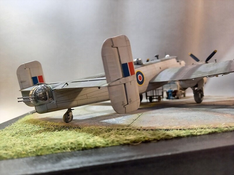 Unosetentaydos - HANDLEY PAGE HALIFAX B.Mk.II REVELL 1/72 - AVIACION (1 ...