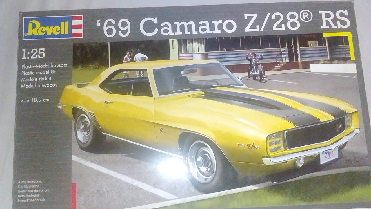 Yoryi (puntocom) - Modelismo y Maquetas - ´69 Camaro Z28RS 1/25 Revell -  Mesa de trabajo