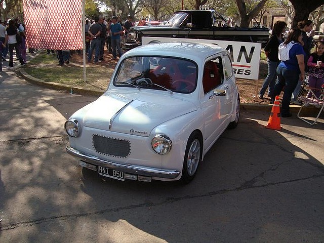 Fiat 600 Club - Pasión Por El Fitito - MI 600 1967 Motor 128... VIDEO ...