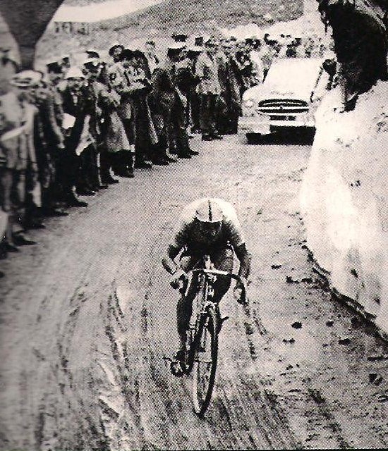 ANQUETIL,CORONANDO EL GAVIA 1960