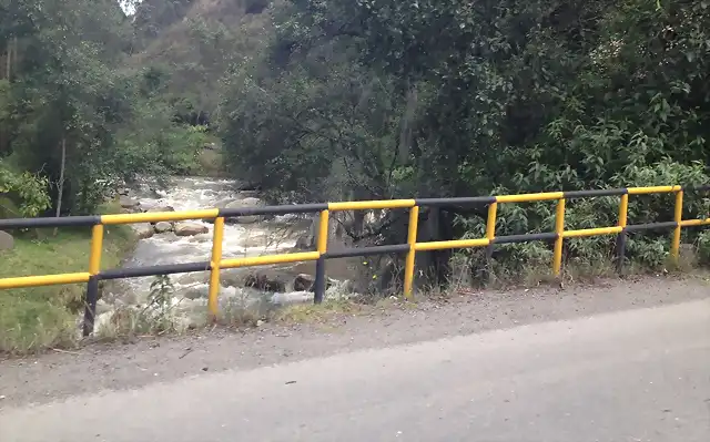 Puente sobre Rio