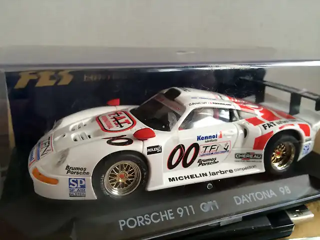 Porsche_911_GT1