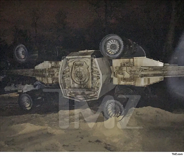 0108-star-wars-x-wing-tmz-4 0108-star-wars-x-wing-tmz-4