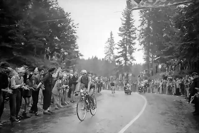 cyclisme-tour-de-france-1954-1954-briancon-aix-les-bains-005872_0002-transformed