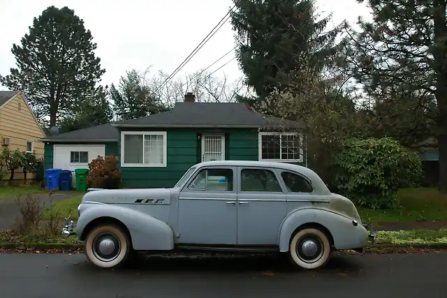 pontiac torpedo sedan del 40