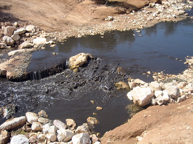 Arroyo contaminado en Navas