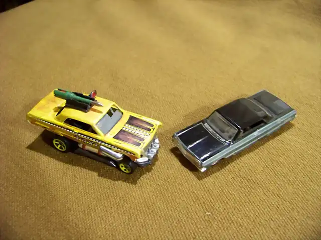 HOT WHEELS Impala '64 post apocalptico (comparacin)