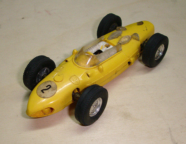 ferrari 156 amarillo 001