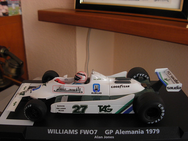 02 WILLIAMS FW07