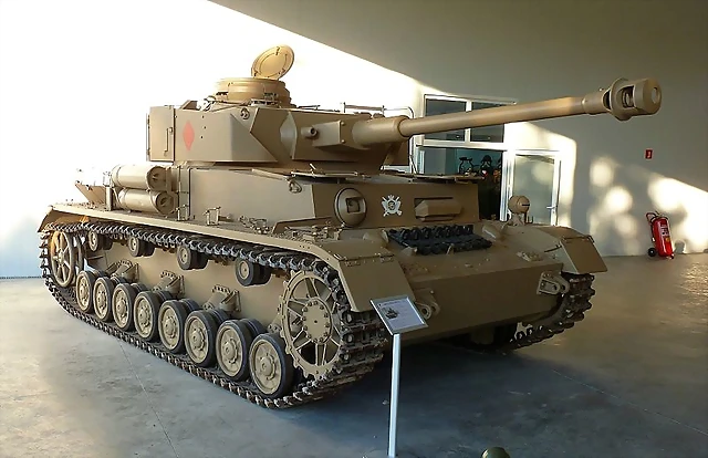 800px-Panzer_IV_Ausf._H_Ej?rcito_espa?ol 800px-Panzer_IV_Ausf._H_Ej?rcito_espa?ol