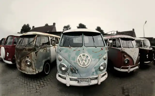 Old_VW_Transporter_vans_2_by_Sjoewe