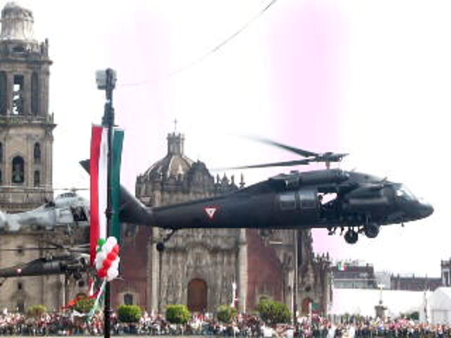 BLACK HAWK EN EL ZOCALO