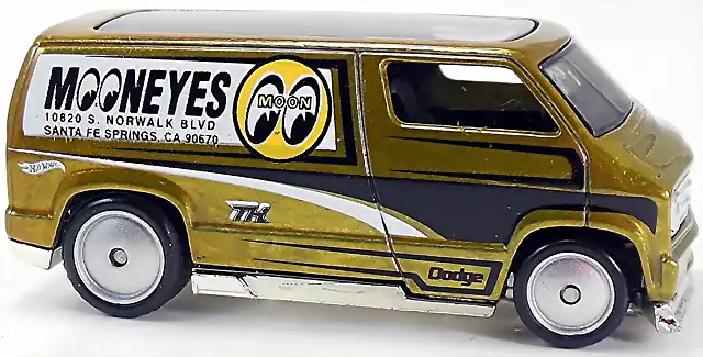 2015 mainline Custom-?77-Dodge-Van-uv