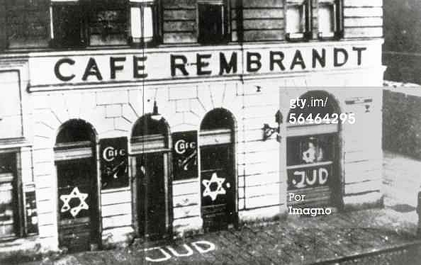 56464295-cafe-rembrandt-in-vienna-fassade-of-cafe-gettyimages