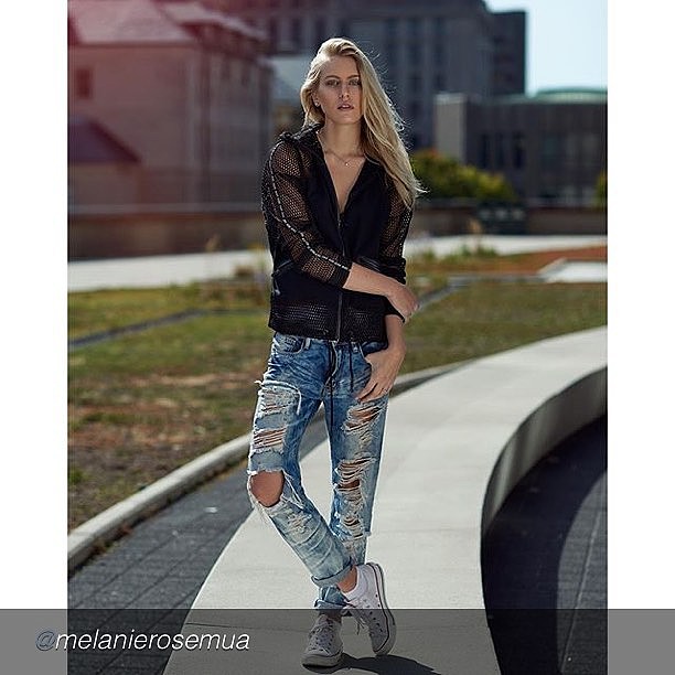 chantalenadeau_2015-10-05_07-36-38 chantalenadeau_2015-10-05_07-36-38