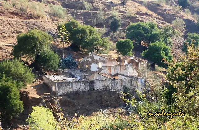 02, cortijada en ruinas,  marca