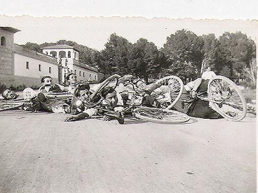 1940 Caiguda ciclista a Solers (JM Soler Bou)