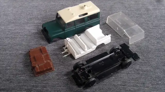 Land Rover Safari MATCHBOX Nro. 12 (4)