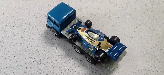 Camion plataforma tyrrell 03