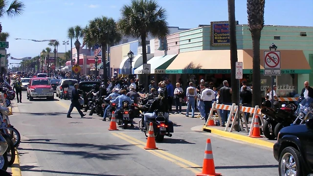 mejores-concentraciones-moteras-Daytona-Bike-Week-1200x675 mejores-concentraciones-moteras-Daytona-Bike-Week-1200x675