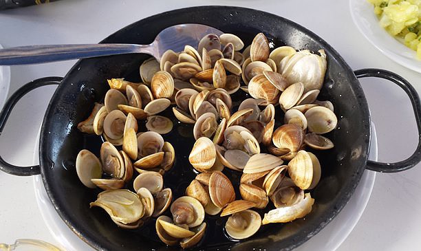 Chirlas salteadas con ajo Chirlas salteadas con ajo
