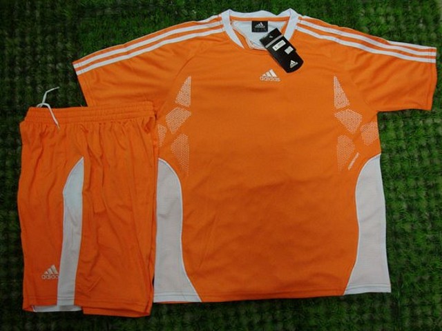 Kit Adidas