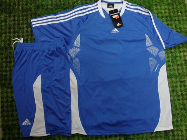 Kit Adidas