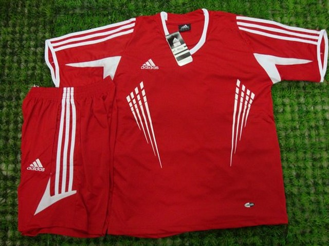 Kit Adidas