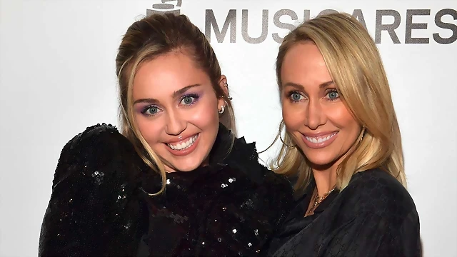 Myley Cyrus y su madre Myley Cyrus y su madre