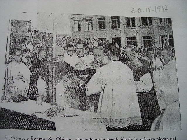 Bendición Primera Piedra Parroquia San Carlos Borromeo Arzobispo Modrego