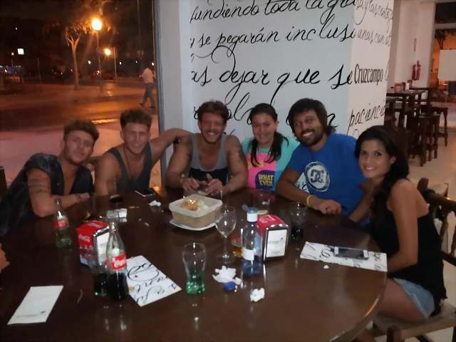 Hugo y Mar?a 30-8-2013 con los gemelos (3)