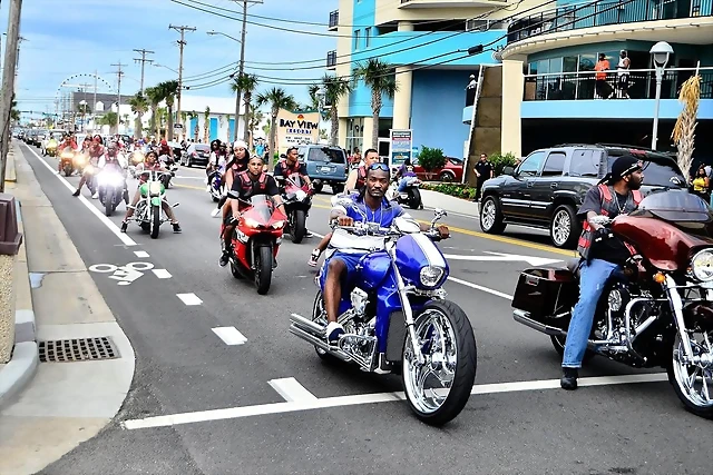 las-concentraciones-moteras-mas-famosas-del-mundo-black-bike