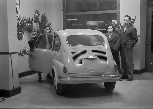 Vitoria Gasteiz - Calle el Prado, SEAT-H?ndler Marquiegui, 1957