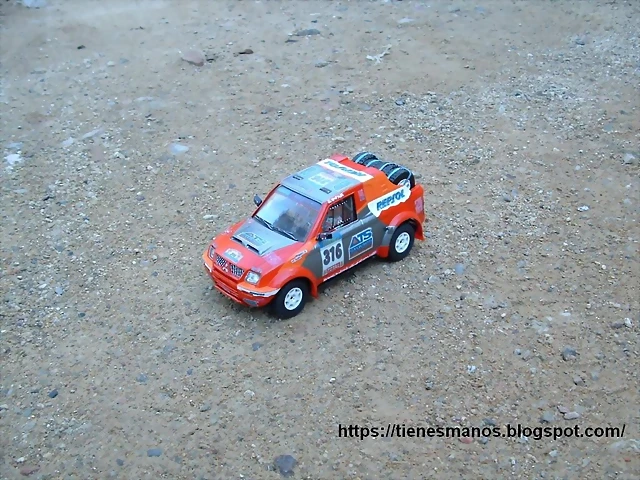 Mitsubishi LS200_Dakar 2005_Nani Roma-2 Mitsubishi LS200_Dakar 2005_Nani Roma-2