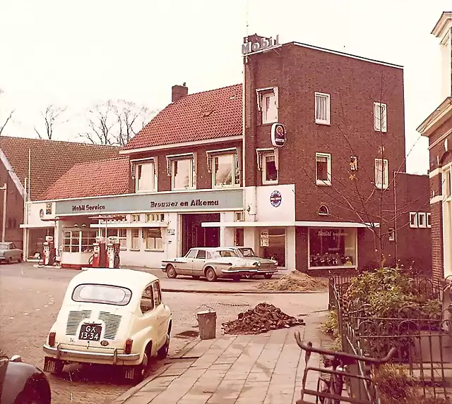 Leeuwarden - Pier Panderstraat,Garage Brouwer & Alkema, 1966