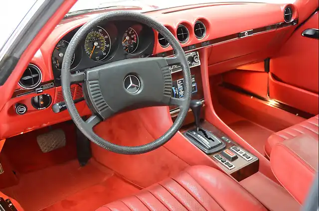 1979-Mercedes-Benz-450-SLC-R-107-car-interior-dashboard