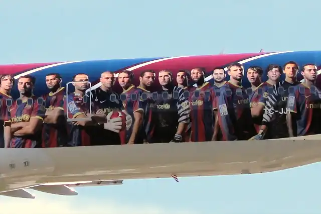 Decoracin con los jugadores del que dicen es el mejor equipo del mundo en un Boeing 737-8CT de Turkish Airlines