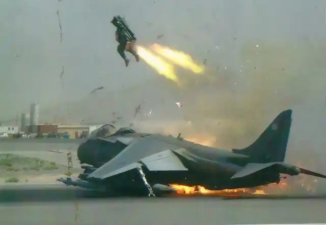 Piloto de un Harrier eyectado durante un aterrizaje forzoso