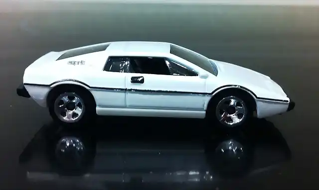 Lotus Esprit S1_James Bond The Spy who Loved me_2015_1